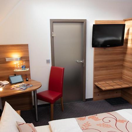 Burgschaenke, Hotel & Restaurant - E-Mobilitaet Ladestationen Fuer Elektroautos Burgthann 外观 照片